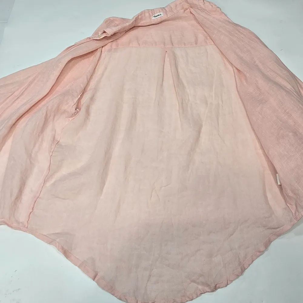 Vitamin A Playa Linen Boyfriend Shirt in Desert EcoLinen - Image 9