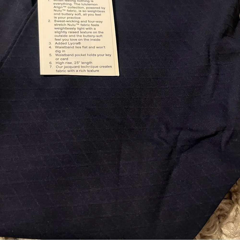 Lululemon align diamond pattern true navy leggings 25” size 6 - Image 3