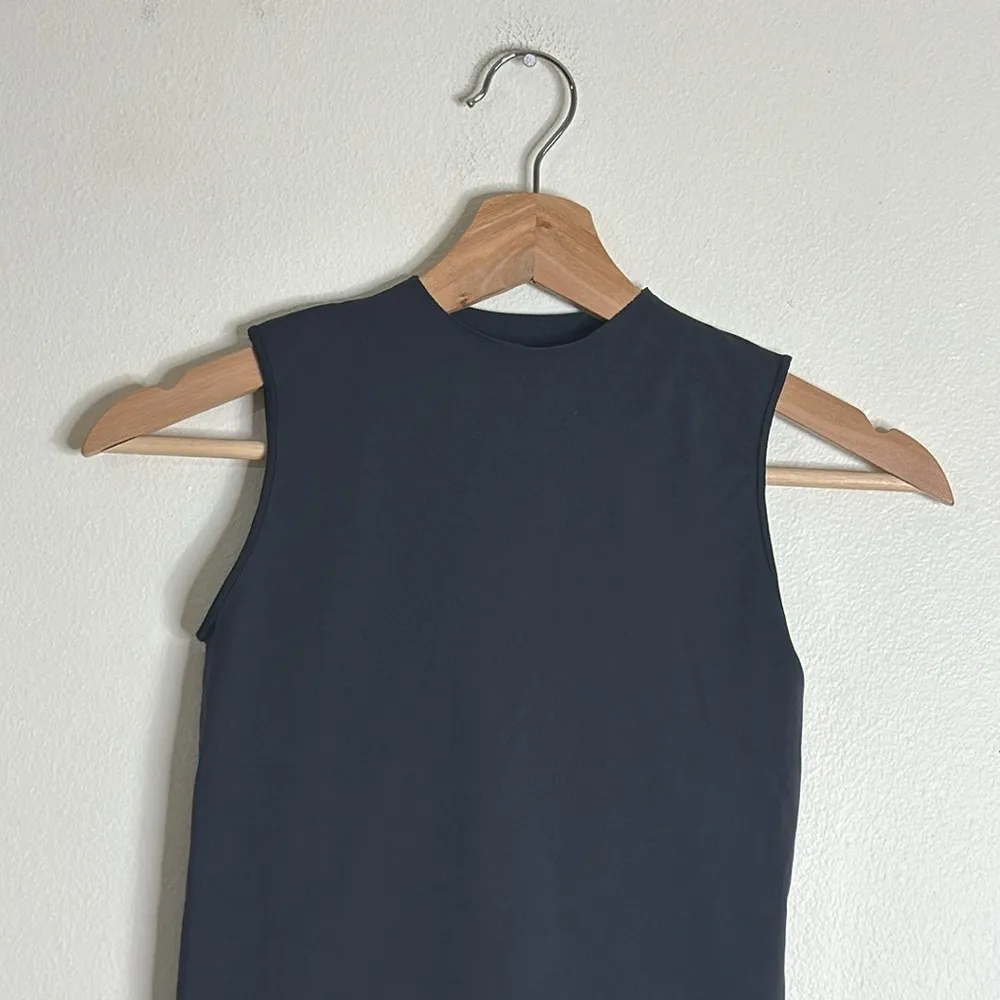 Skims essential bodysuits crew neck sleeveless bodysuit in onyx size s/m - Image 4