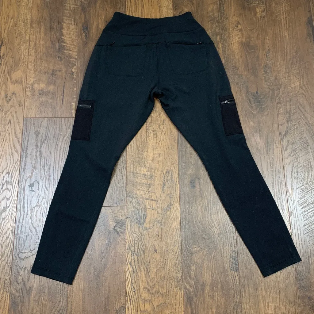 Athleta Black Headlands Hybrid Cargo Black Leggings - Image 7