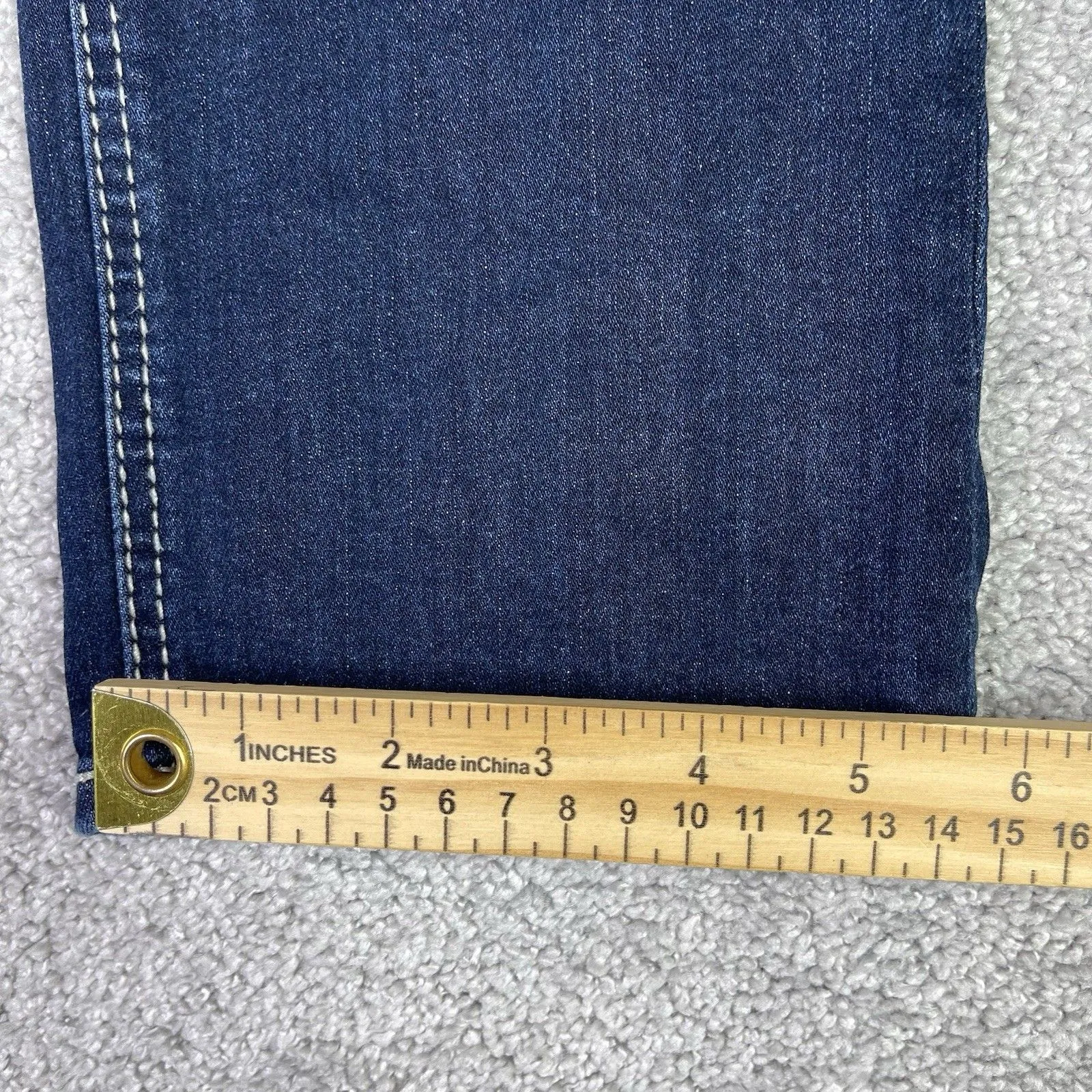 Silver Jeans Women's 27X24.5 Blue Suki Capri Low Rise Dark Denim Stretch - Image 11