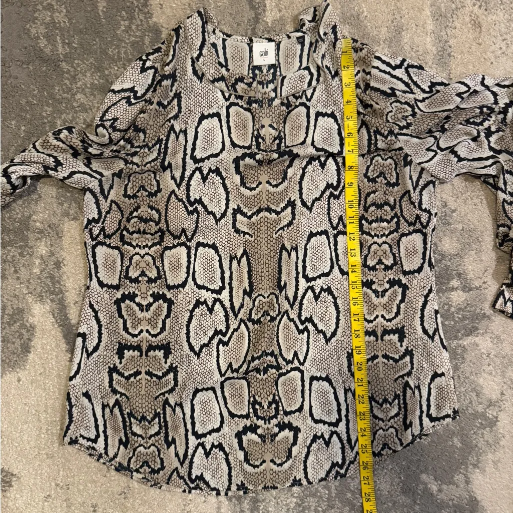 CAbi Monochrome Snake Print Blouse - Image 6