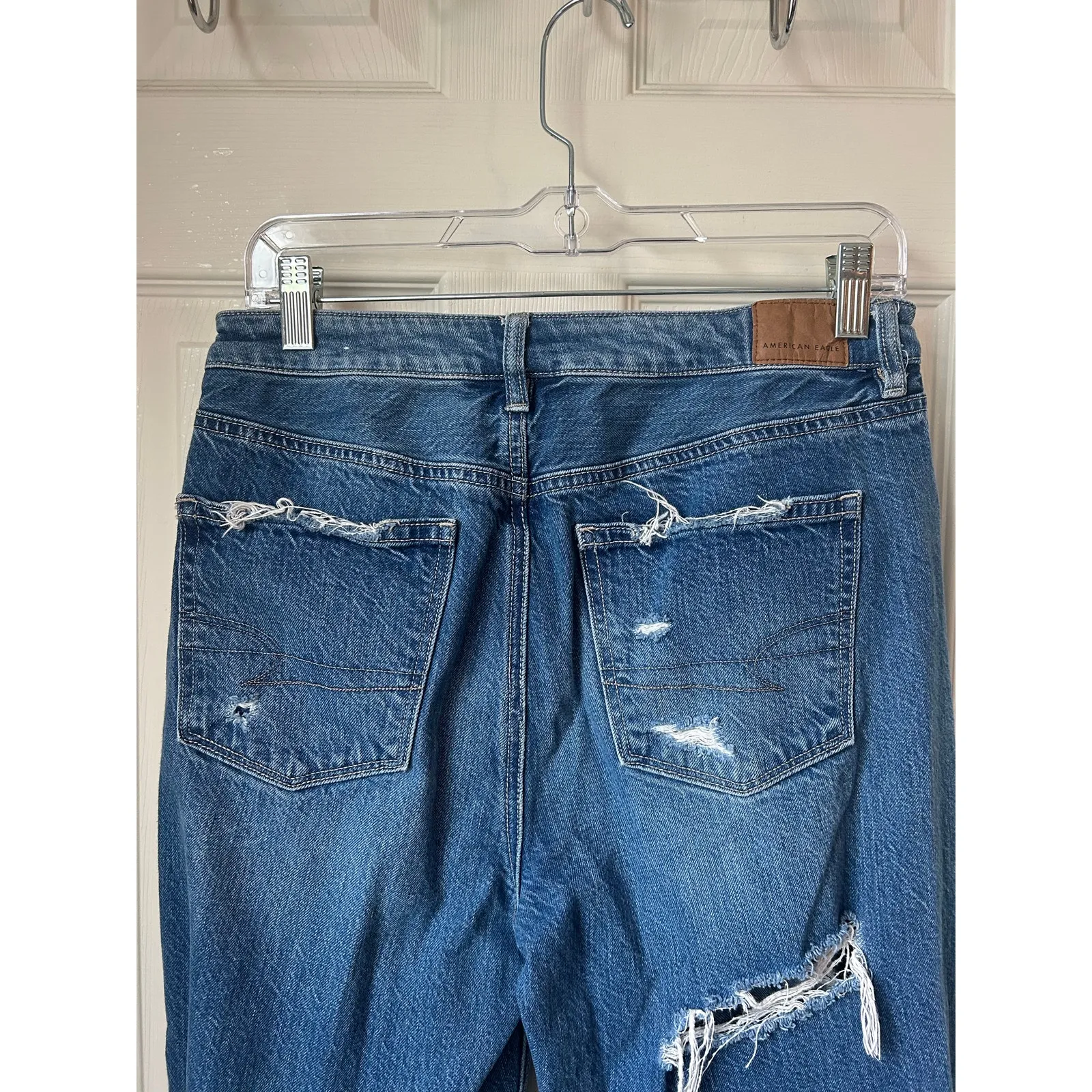 American Eagle Ripped Mom Jeans - 8L - Image 6