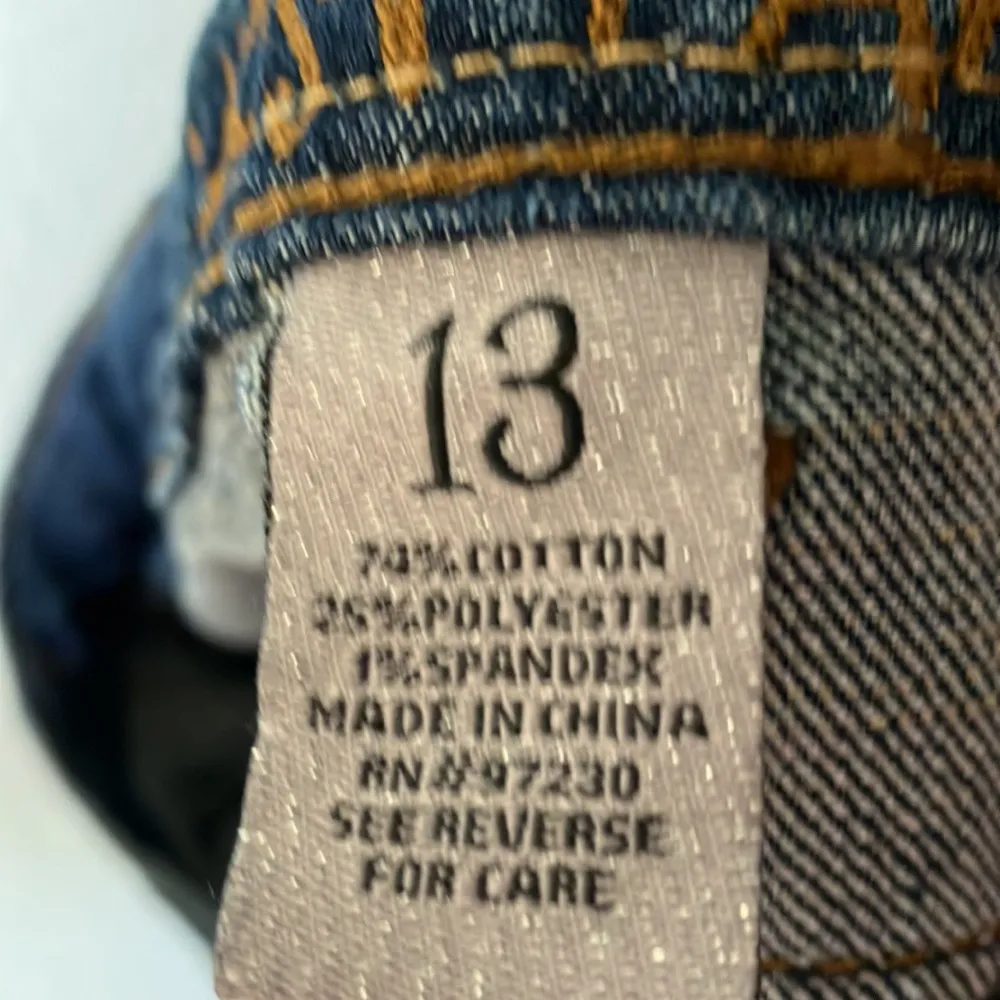 Almost Famous FINAL MARKDOWN  distressed denim capris 13 - Image 11