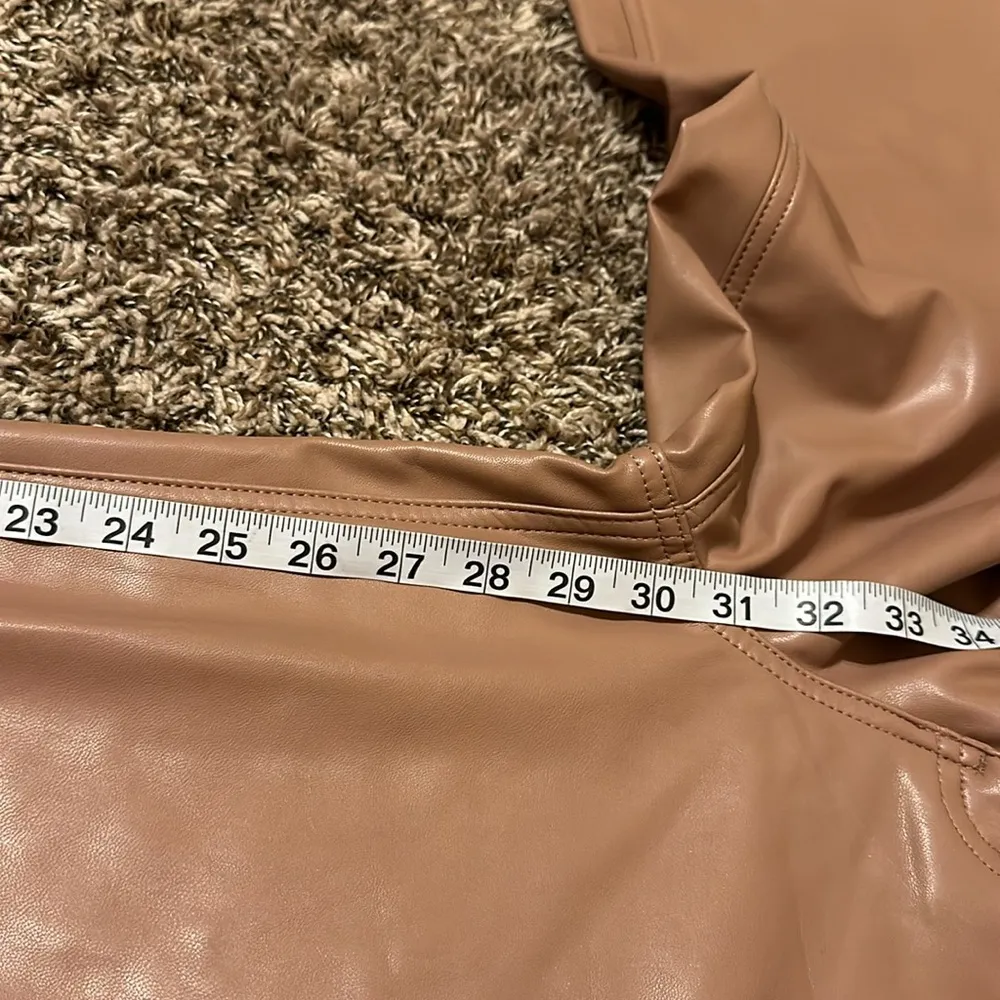 Abercrombie & Fitch Faux Leather Straight Pants 32 - Image 7