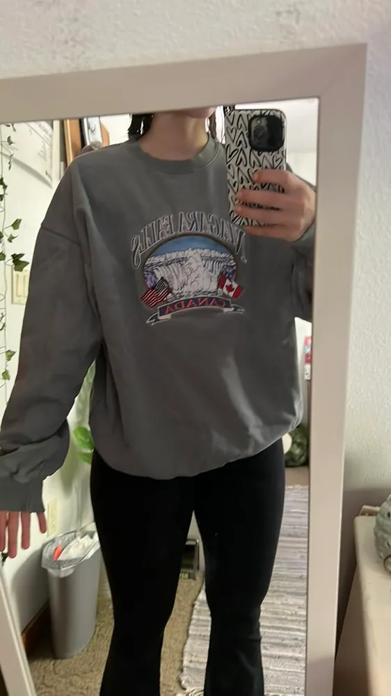 Brandy Melville Crewneck - Image 3