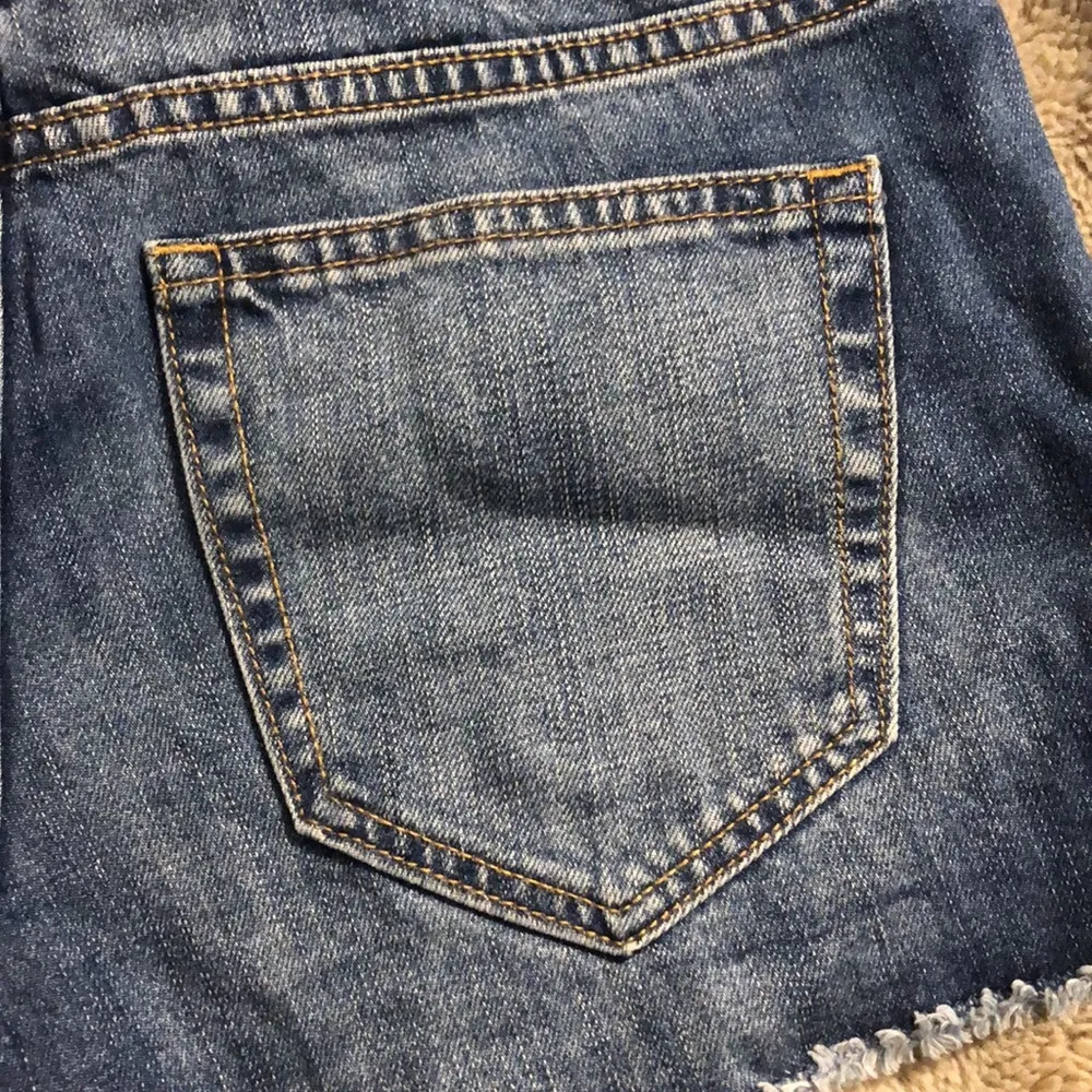 Gap Sexy Boyfriend Short, size 4 - Image 6