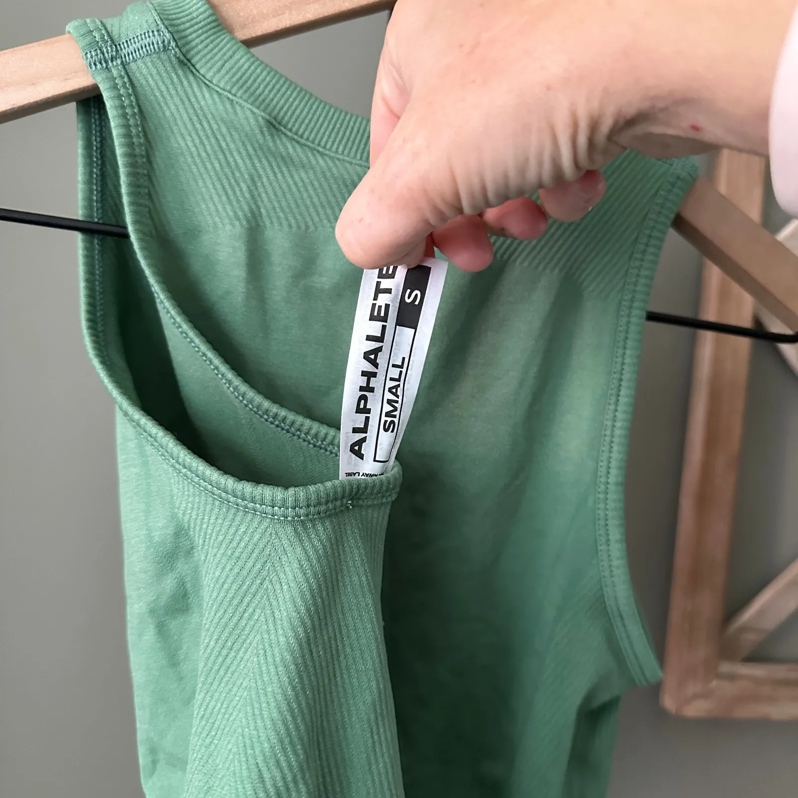 Alphalete Status Crop Tank Green Small - Image 5