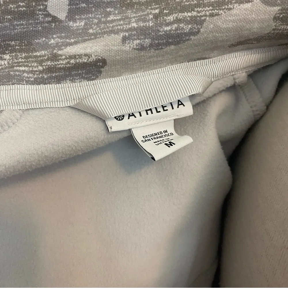 Athleta triumph hoodie camo camouflage full zip hooded medium - Image 6