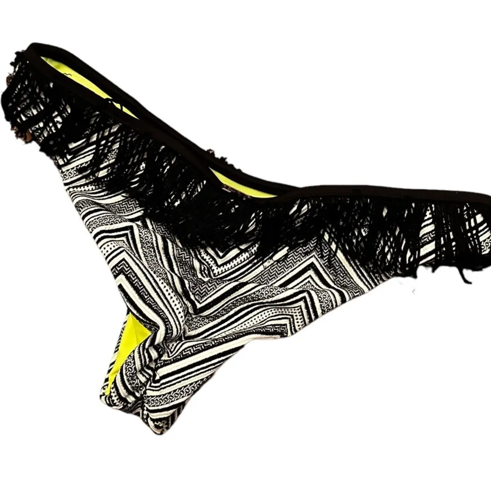 Beach Bunny Bikini Bottom‎ With Fringe - Image 3