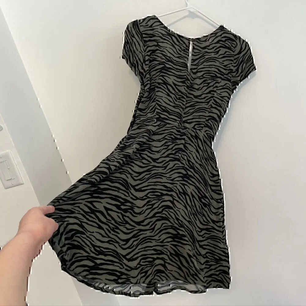 HOLLISTER Olive Green Black Zebra Animal Print Square Neck Mini Fit Flare Dress - Image 9