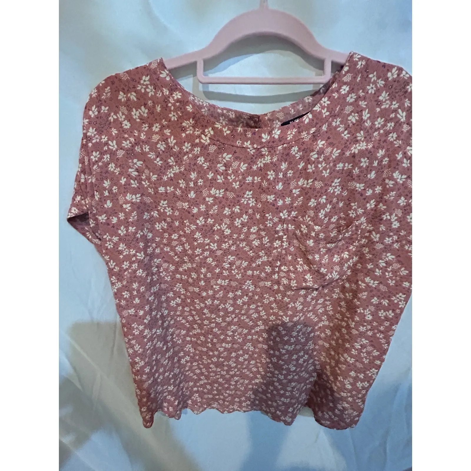 Buffalo David Bitton Floral Pocket Tee Shirt Womens M/M Pink White Short Sleeve - Image 2