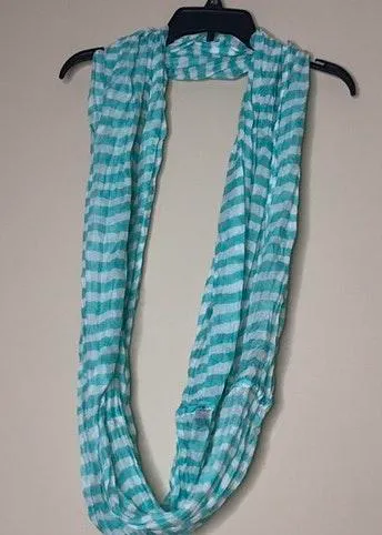 Infinity Scarf Green - Image 3