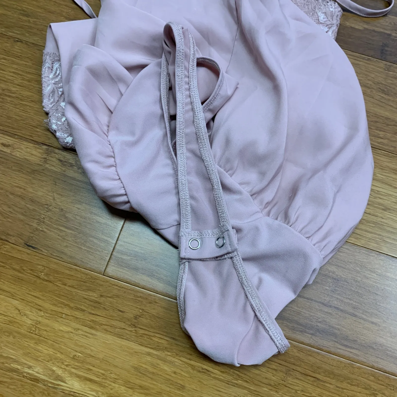 EXPRESS Lace Trim Cami Bodysuit Pink Adjustable Straps Snap‎ Closure Size Small - Image 5