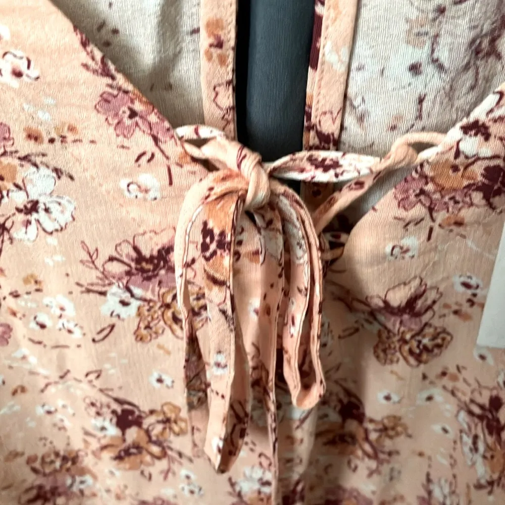 : Peach colored floral Romper- long sleeves with pockets- S - Image 9