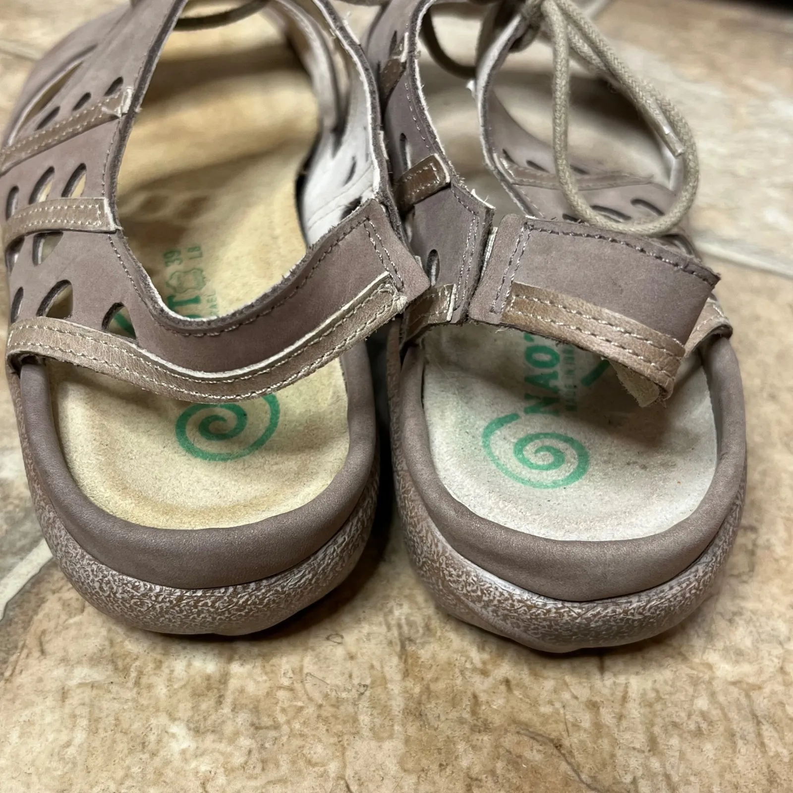 Naot Sandals Women Size 39 Taupe Leather Lace Up Comfort Flat Orthotic Tan - Image 5