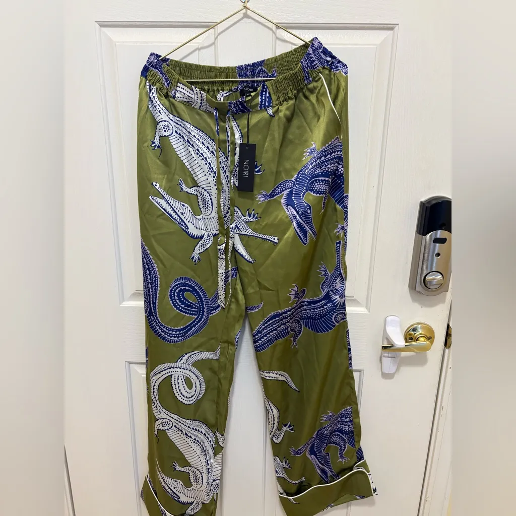 NOLI YOGA-Noiri Dragon Print Pajama Set NWT Olive Green Satin Top & Pants Size M - Image 9