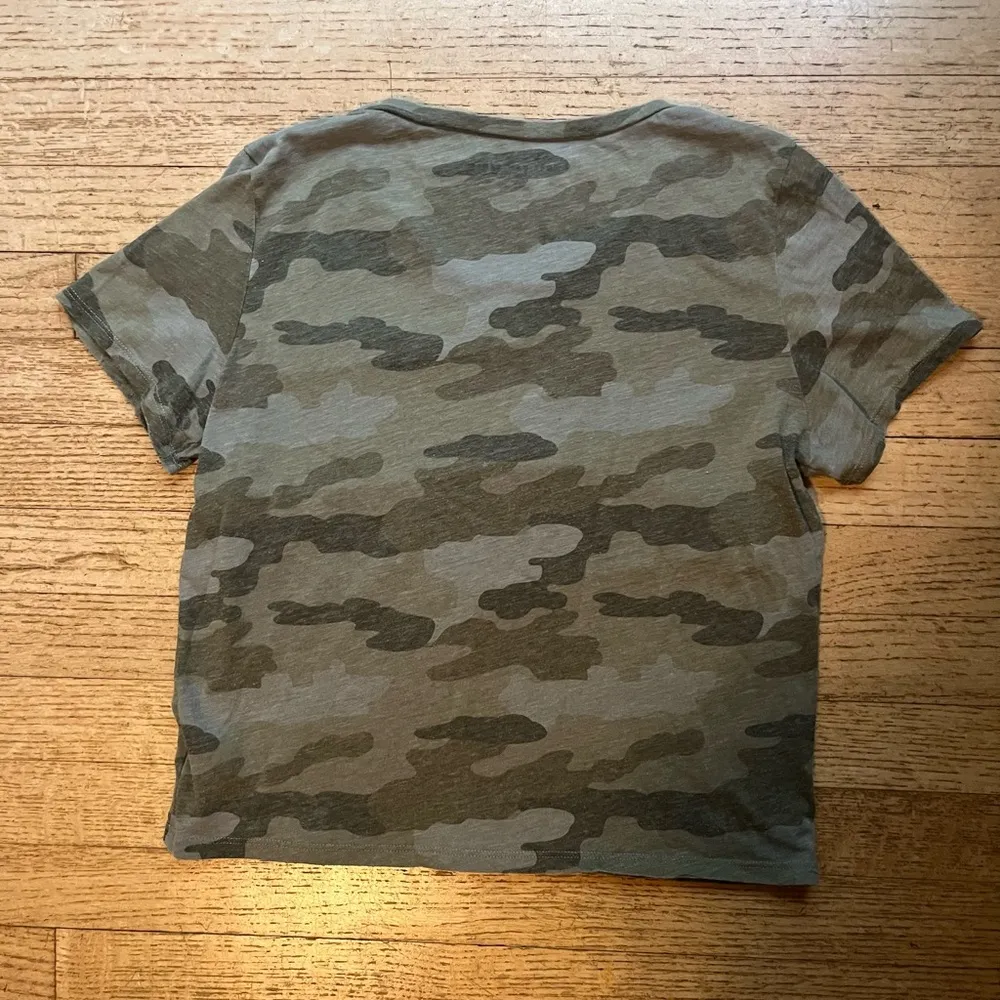 American Eagle Outfitters Camo Cropped Tee - Image 4