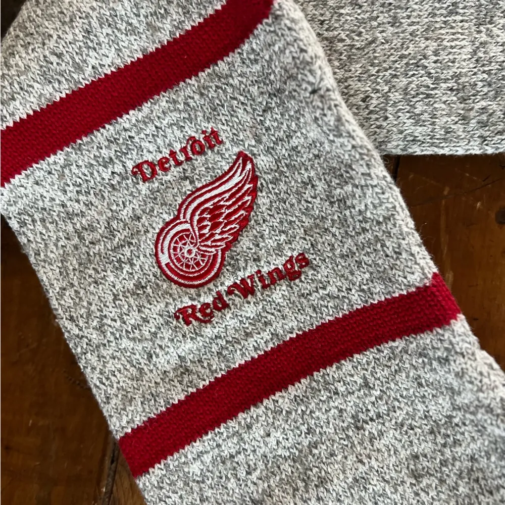 Vintage Detroit Red Wings NHL Hockey Embroidered Knit Scarf - Image 4