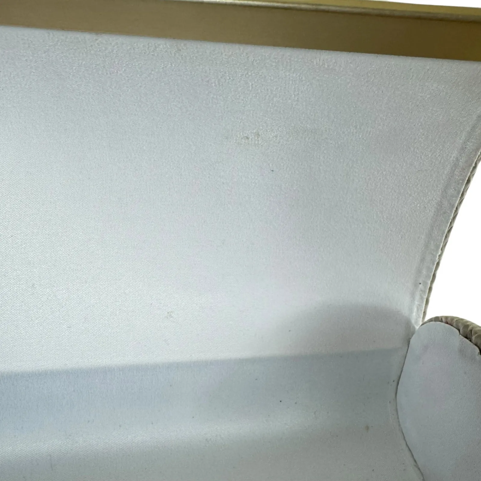 Jimmy Choo White Faux Snakeskin Magnetic Closure Hard‎ Side Eyeglass Case - Image 6