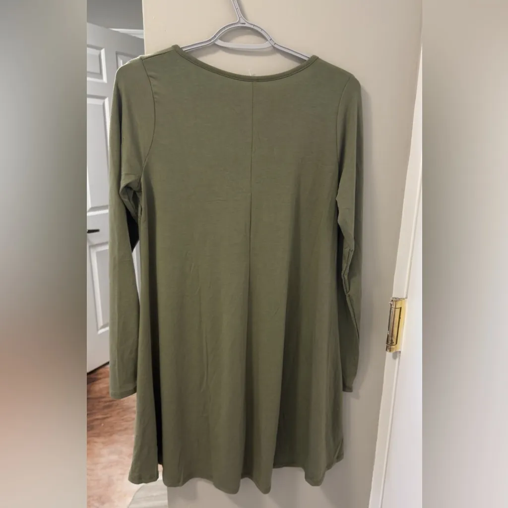 NWOT Poof! Boho crochet lace detail long sleeve olive dress S - Image 4