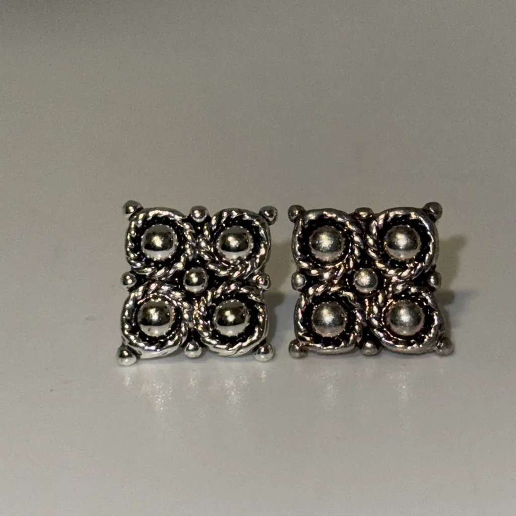 Vintage Napier Square Pierced Stud Earrings Elegant Rope Silver Tone - Image 3