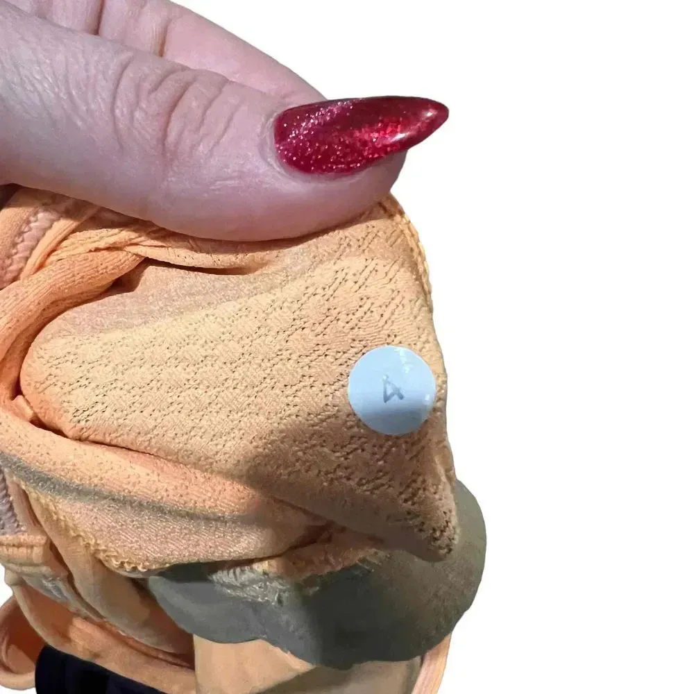 Lululemon Women's 4‎ No Limits Tank Top - Black Swan / Creamsicle Pop - Image 13