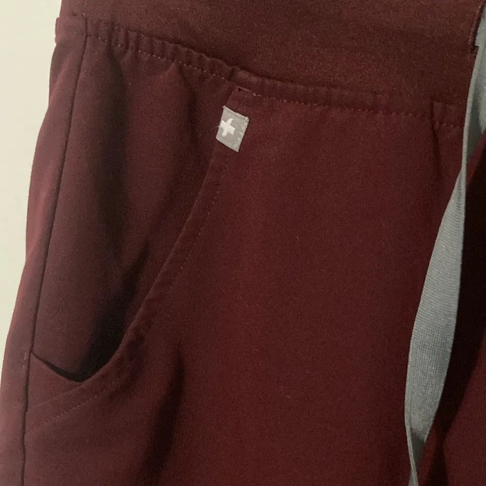 Figs Zamora Jogger Style Scrub Pants Women’s Size XS, 5 Pockets Wine Color - Image 4