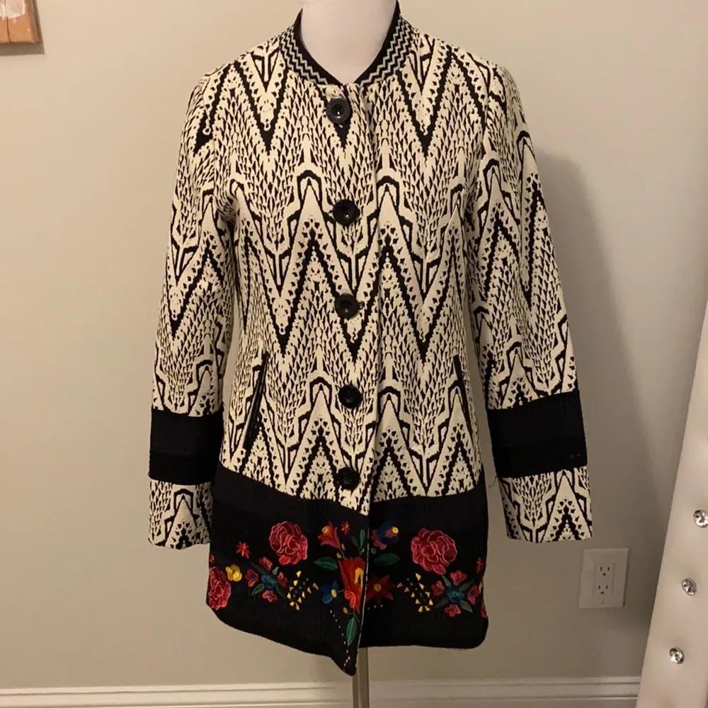 Desigual Black White Floral Embroidered Jacket - Image 3