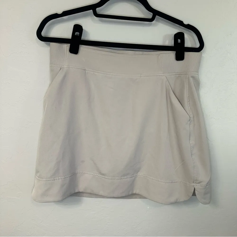 Beige athletic skirt - Image 5