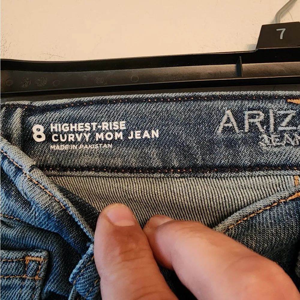Arizona Jean Co. Highest Rise Curvy Mom Jeans Size 8 - Image 4