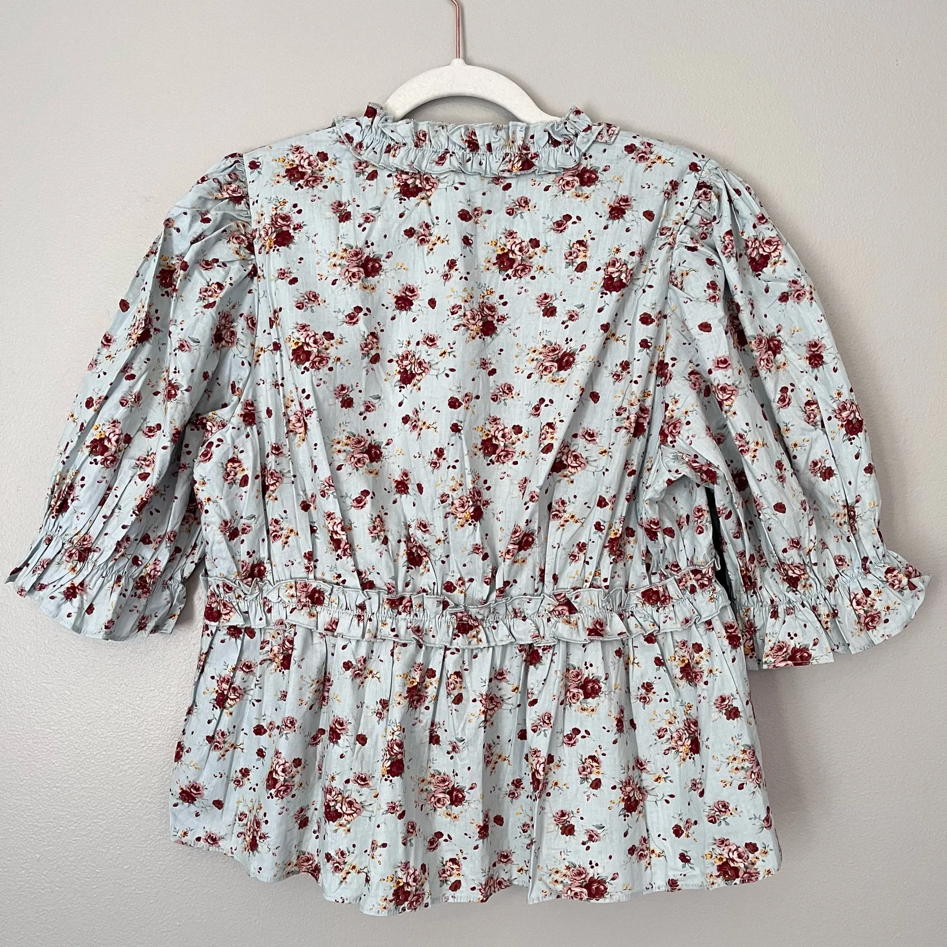 Hyacinth House NEW Tuckernuck Rela Ruffle Puff Sleeve V-Neck Blouse Blue Floral - Image 6