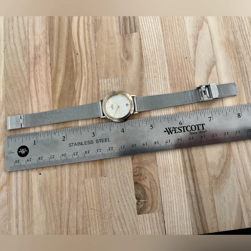 Skagen Ladies Watch Silvery White Dial Date Window Adjustable Stainless Bracelet - Image 10