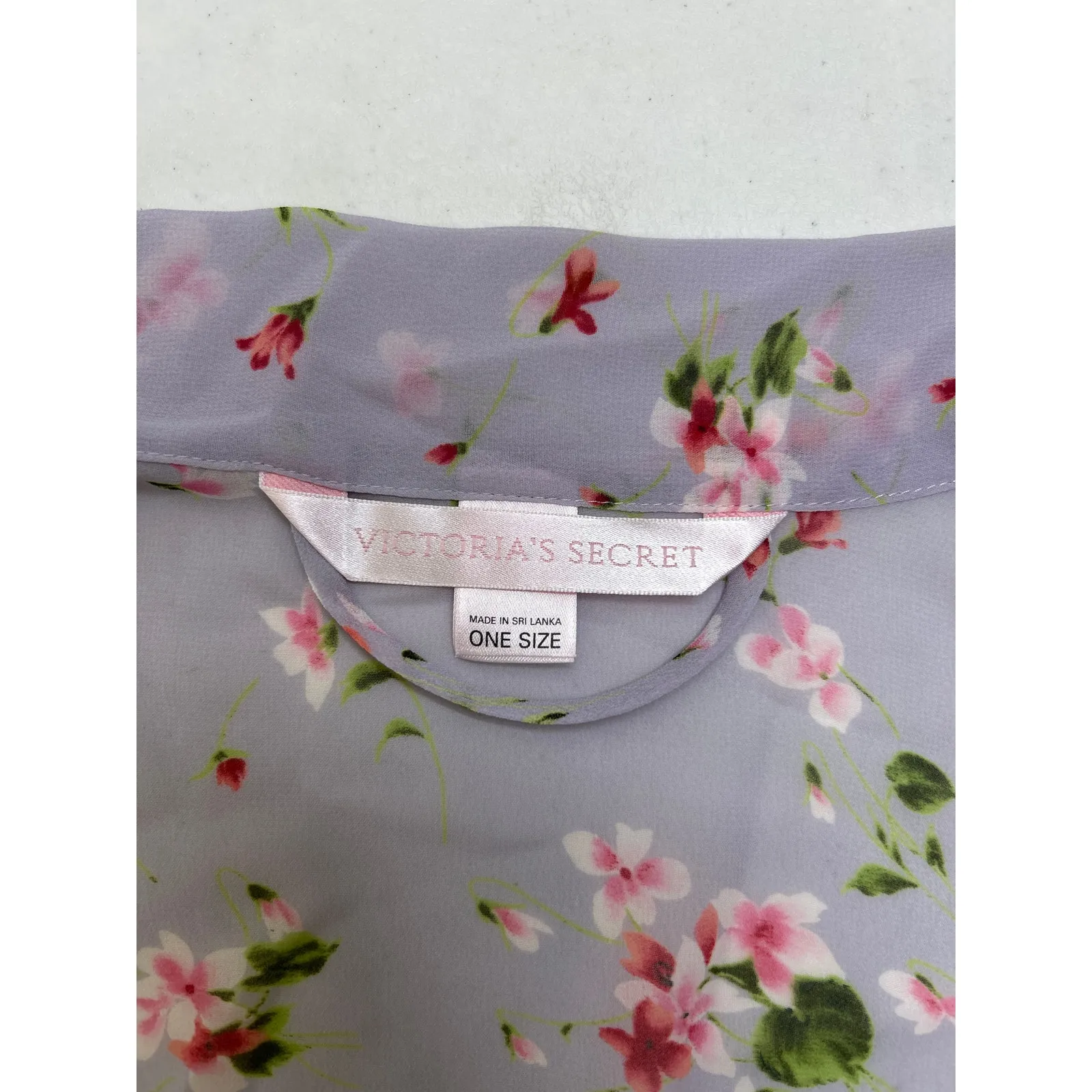 Victoria’s Secret sheer lavender floral robe with built-in tie. One size. - Image 5