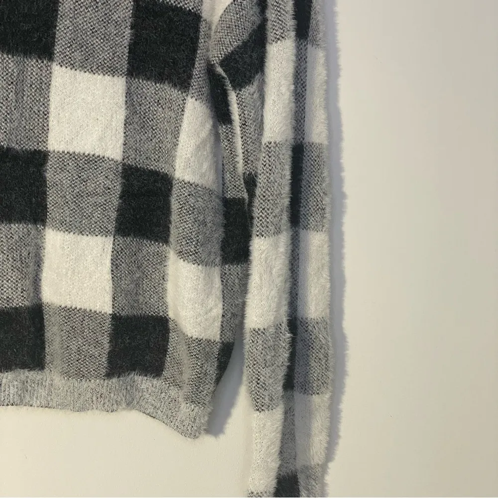 Bobeau Fuzzy Kelly Sweater. Size S Buffalo Plaid Black White - Image 3