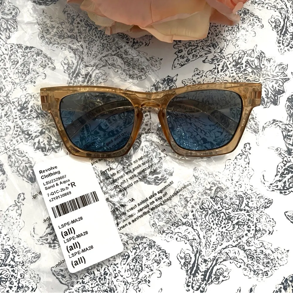 NWT  x Le Specs Whiptrash Sunglasses in Sand & Aqua Blue Mono - Image 6