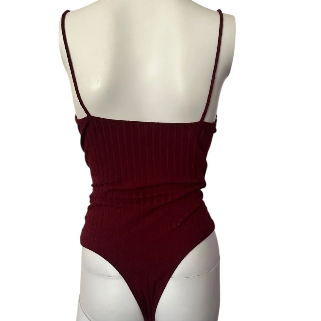Windsor women’s size medium, dark red maroon bodysuit plunging lace neckline - Image 4