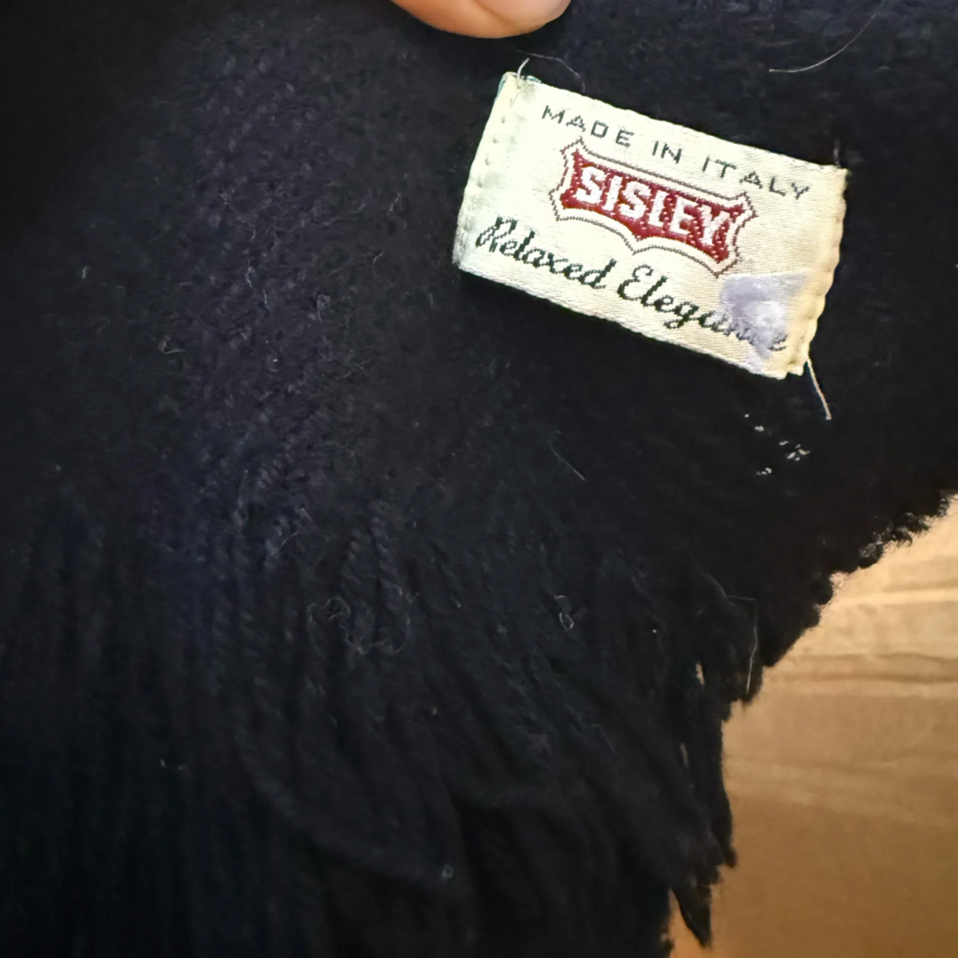 Sisley Vintage Wool Two Toned Chevron Unisex Blanket Scarf Black - Image 4