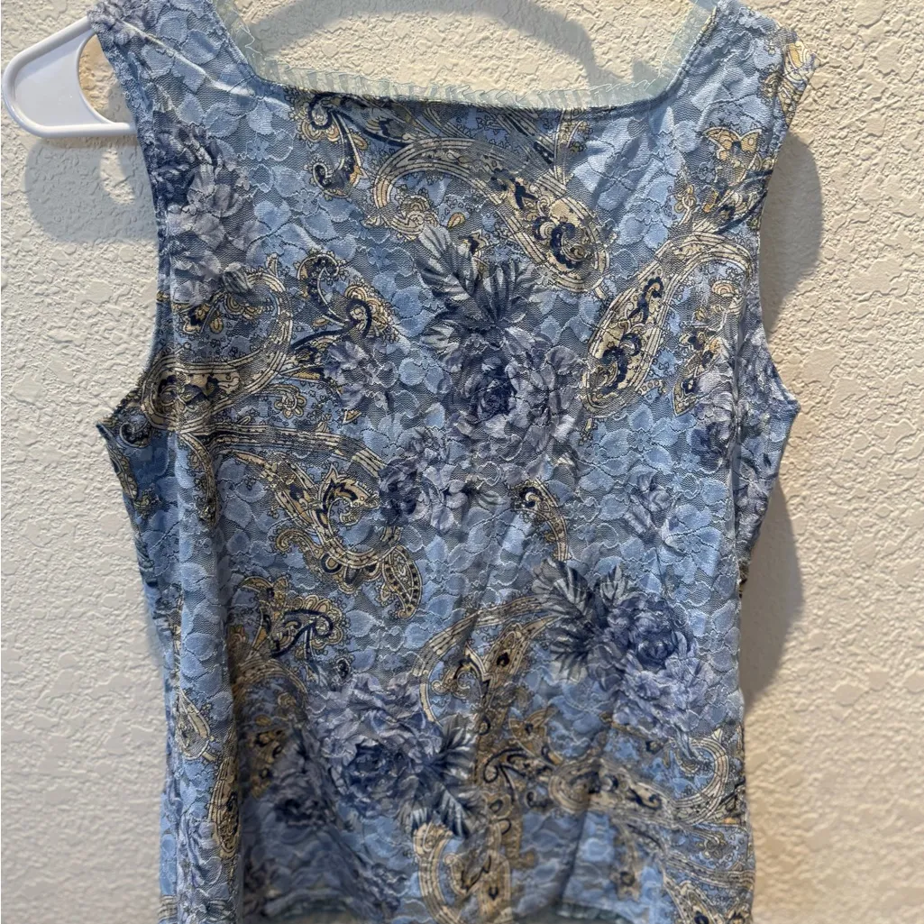 dressbarn Blue and Gold Lace Blouse - Image 4