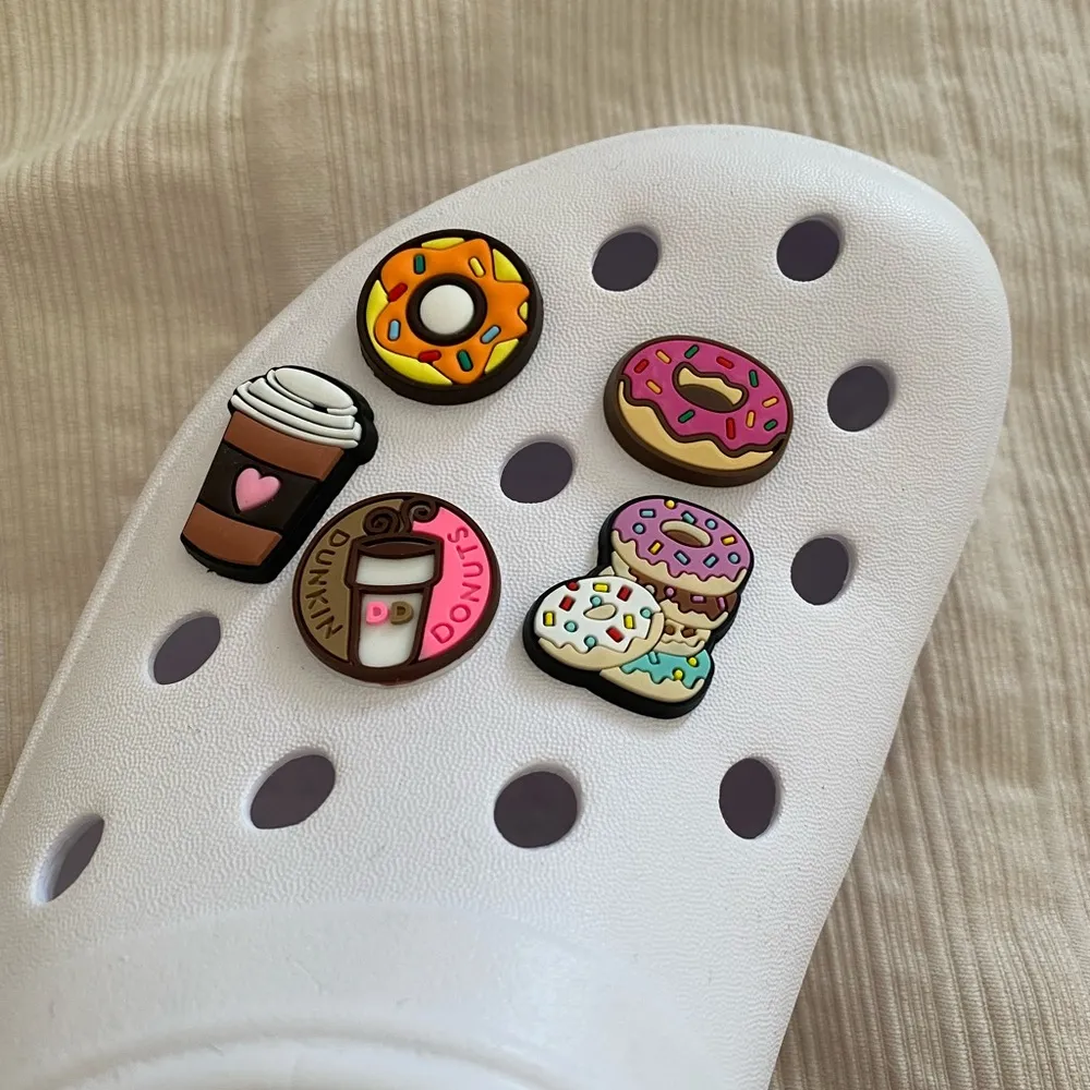 Dunkin Donuts Shoe Charms for shoes NWT Pink - Image 4