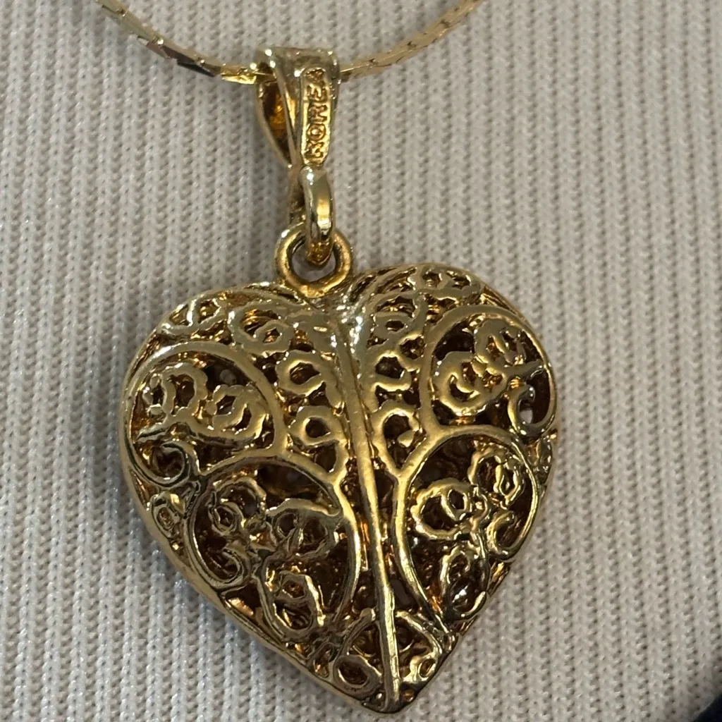 Vintage Gold Tone Filigree Heart Pendant Necklace — Marked Korea, 1970s–1980s - Image 2