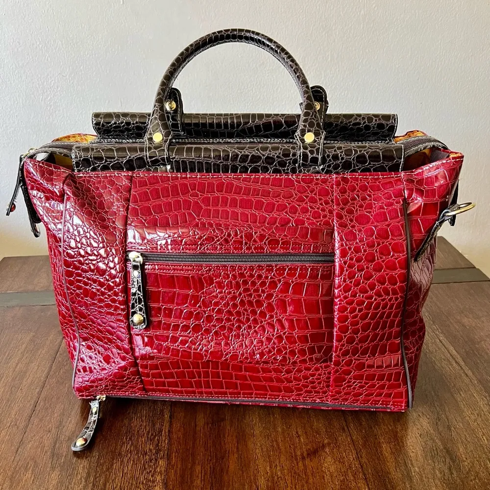 👜 Samantha Brown Burgundy Croco Embossed Overnight Travel Bag 12.5”H x 14”W Red - Image 3