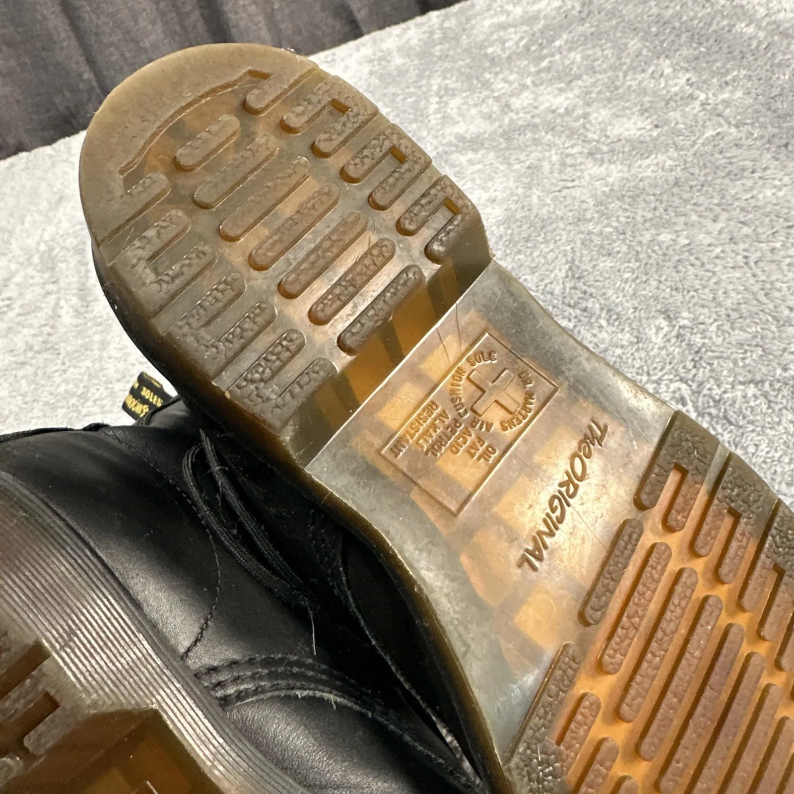 Women's Dr. Martens Lace up Boots SZ 7 BLK Leather Punk Goth Thick Soles Rubber Black - Image 6