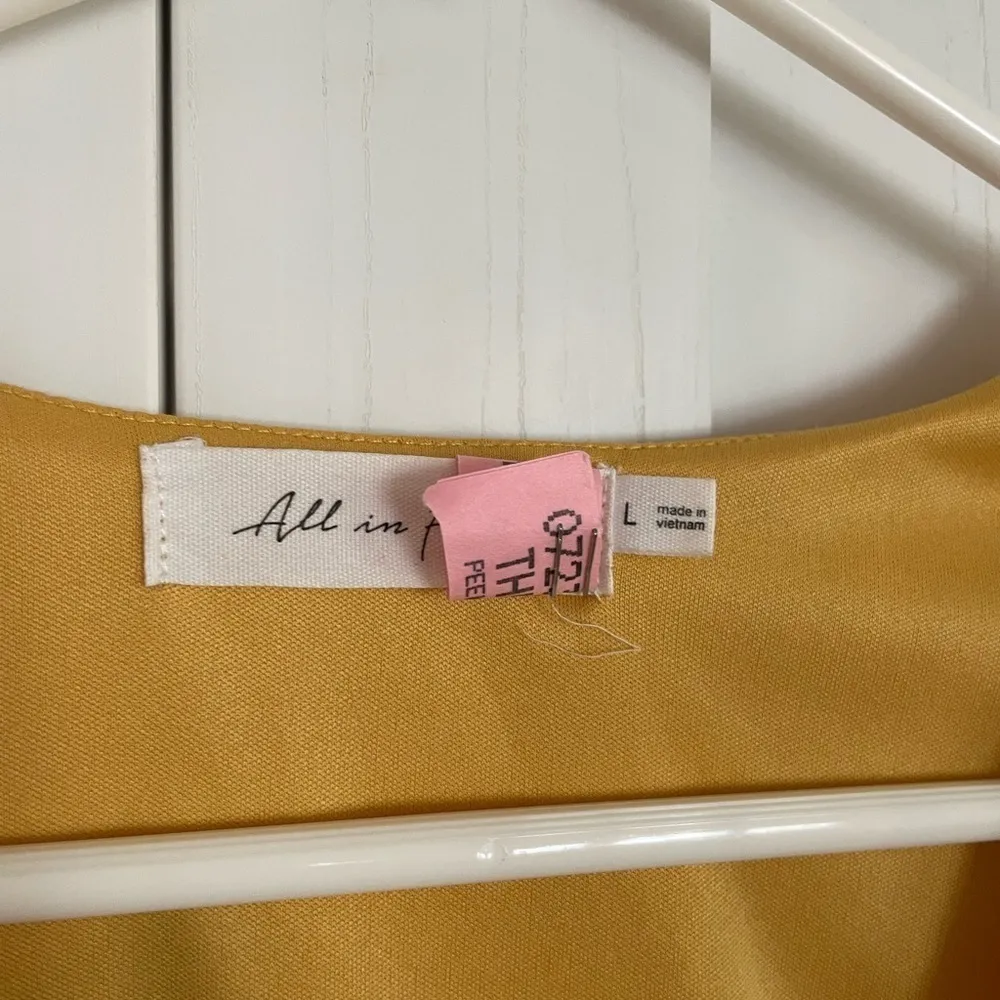 Nordstrom All In Favor Yellow Floral Wrap Dress Size‎ Large - Image 4