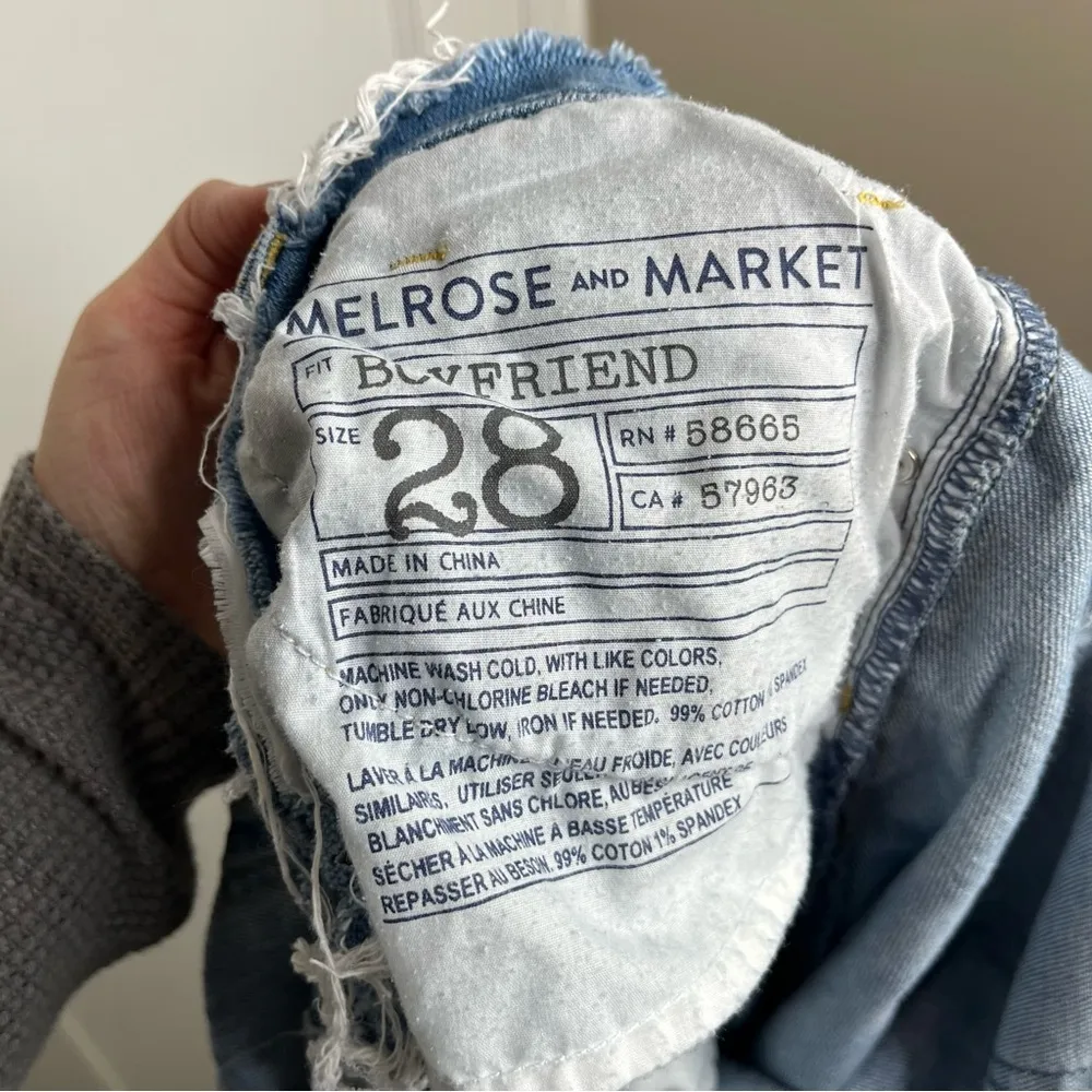 Melrose and Market Boyfriend Ripped Denim Jeans Size 28 - Image 9