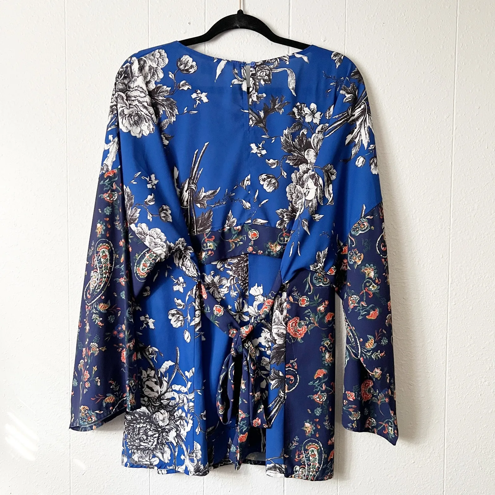 Suzanne Betro Floral Top 1X Dark Floral Fairy Boho Wide Sleeve Workwear Casual - Image 6