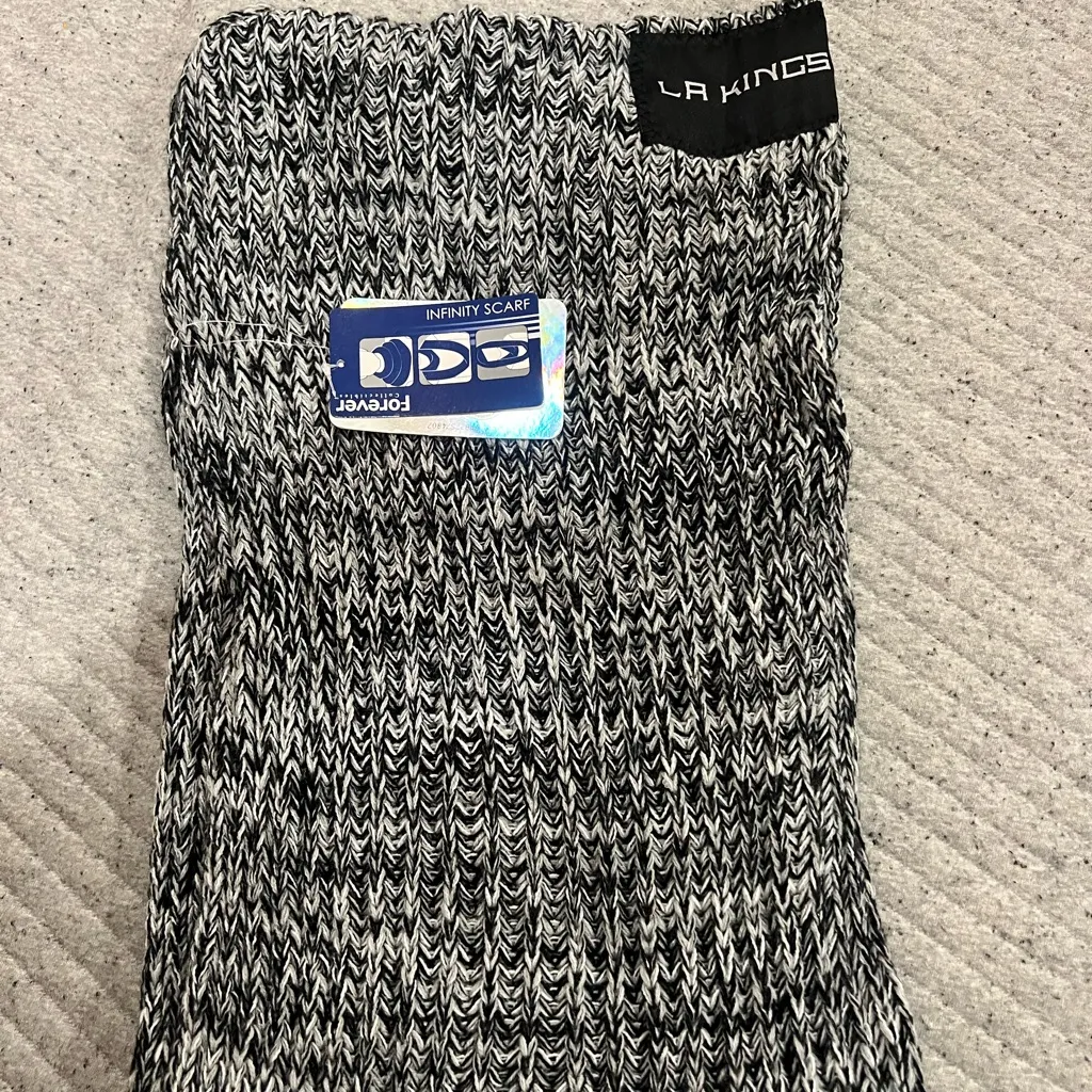 NHL LA Kings Black and White Infinity Scarf - Image 2