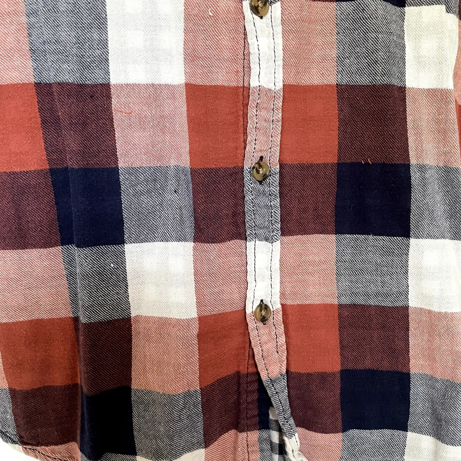 Wave zone women's size L red blue white checkered long sleeved button down top Size L - Image 5