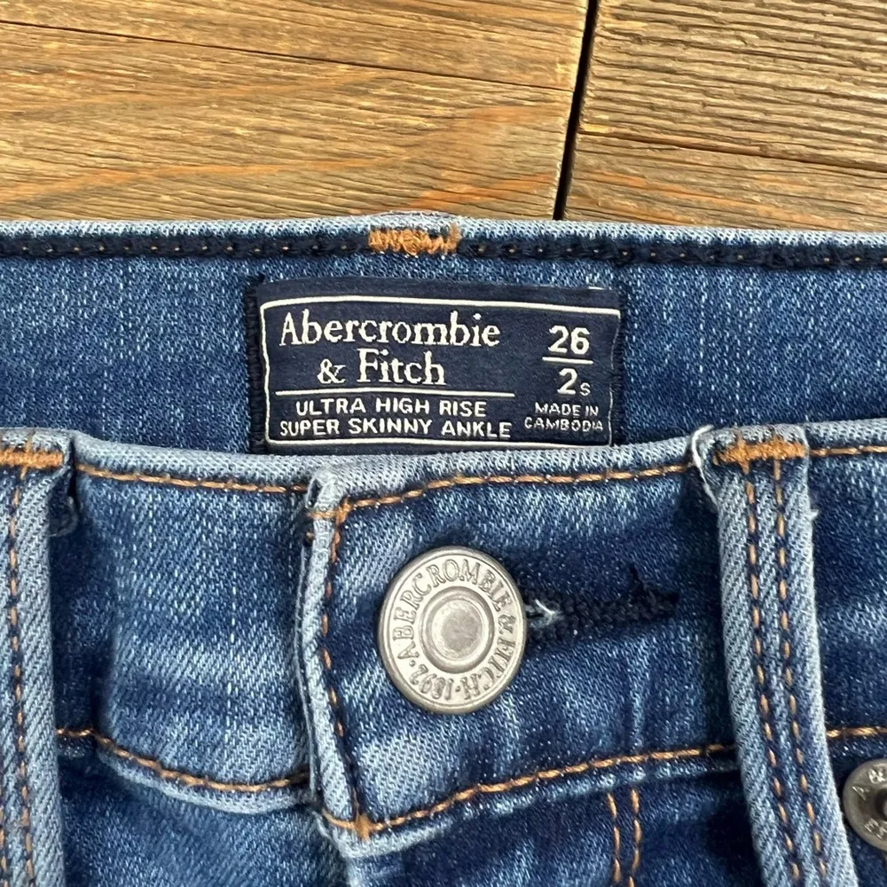 A&F Ultra High Rise Super Skinny Ankle Jeans - Image 3