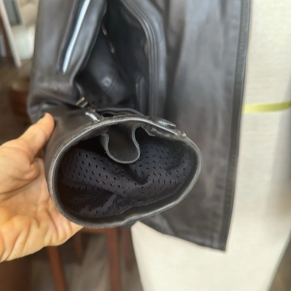 Dainese black leather Racing jacket moto style size 44 - Image 9